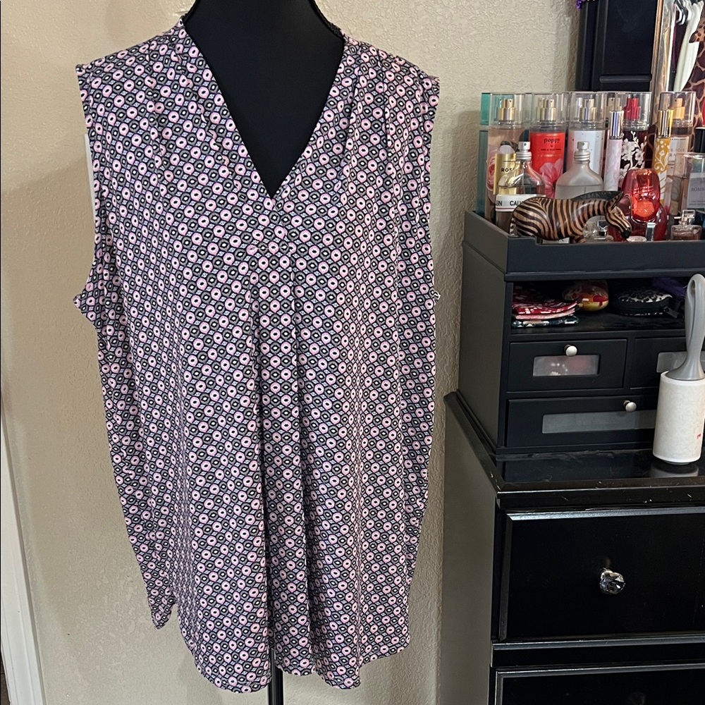 Patterned V-Neck Sleeveless Top